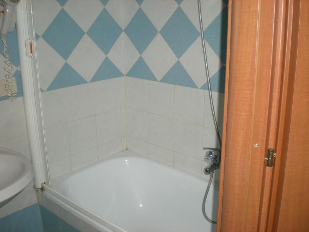 Double or Twin Room,173389404:JPEG